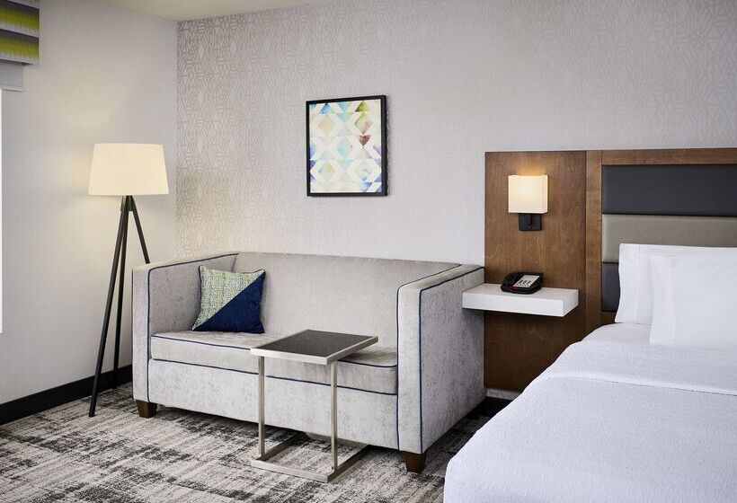 هتل Hampton Inn & Suites By Hilton Windsor