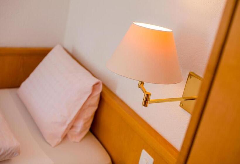 ホテル Heilquelle