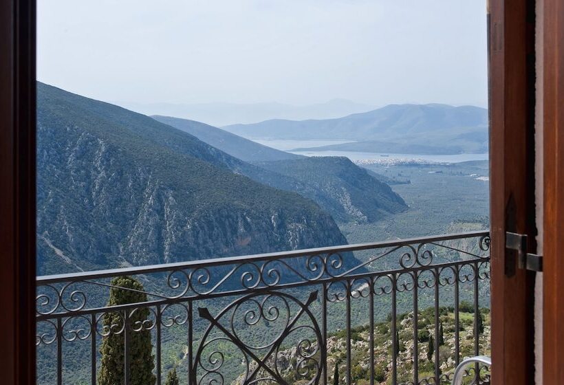 فندق Hermes Delphi