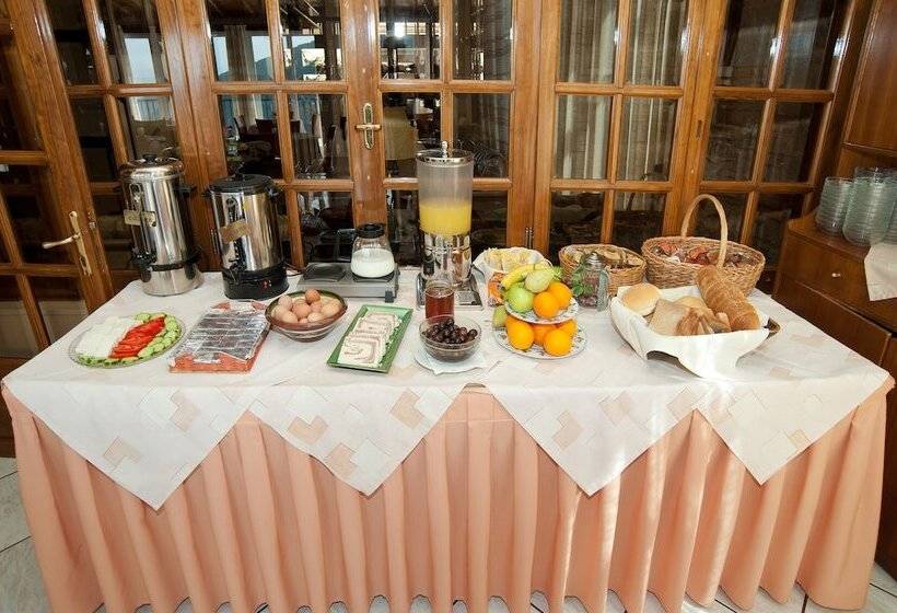 فندق Hermes Delphi