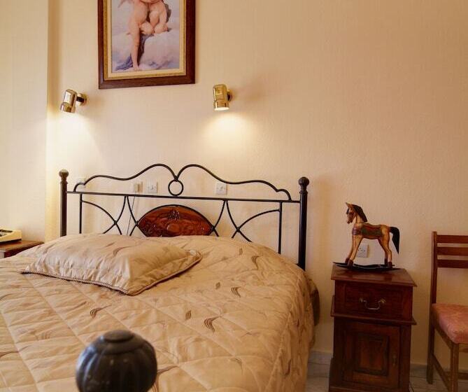 فندق Hermes Delphi