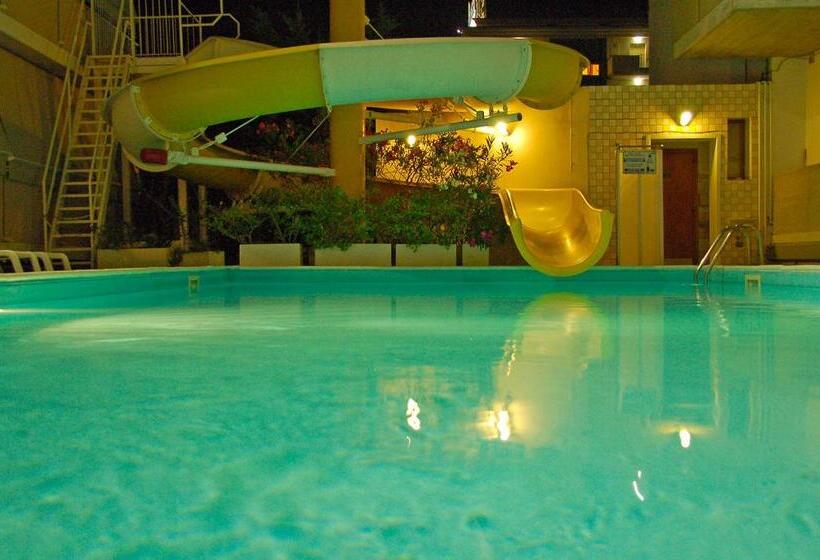 فندق Holiday Club Residence