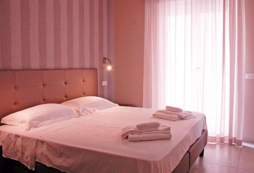 فندق Holiday Club Residence