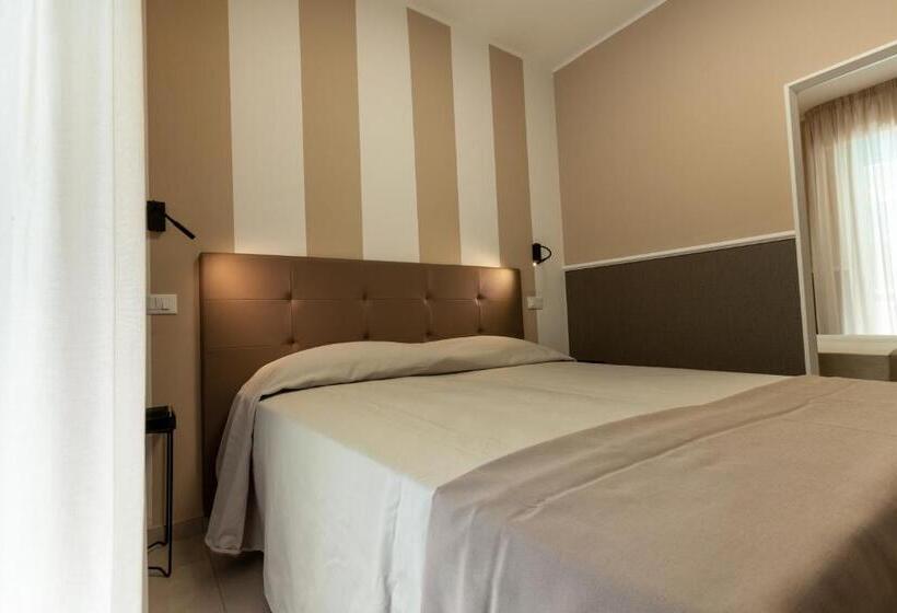 فندق Holiday Club Residence