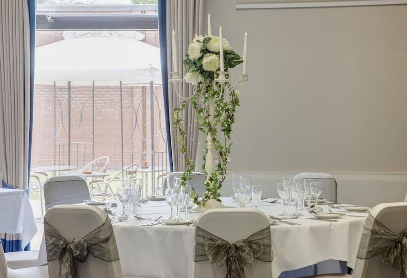 Отель Holiday Inn Haydock, An Ihg