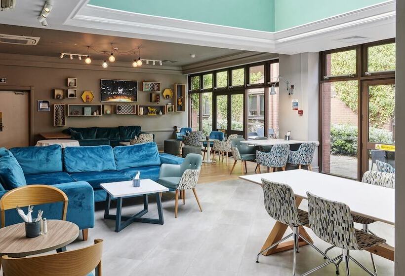 Отель Holiday Inn Haydock, An Ihg