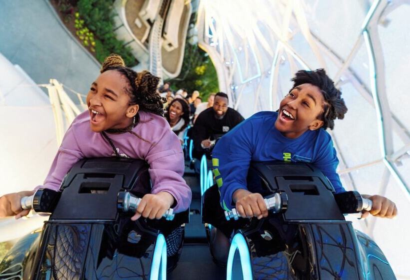 Отель Holiday Inn Orlando – Disney Springs™ Area, An Ihg