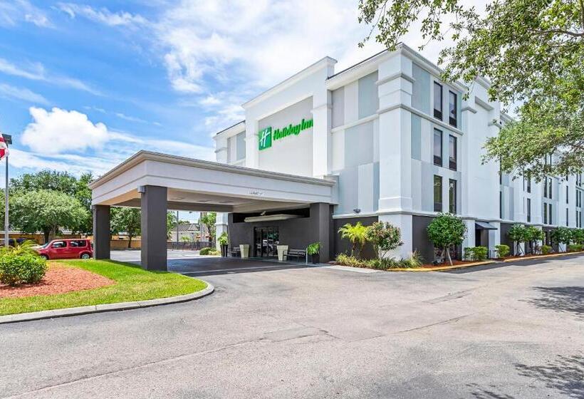 Отель Holiday Inn St. Petersburg West, An Ihg