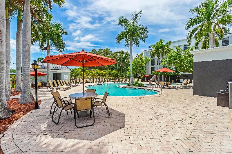 Отель Holiday Inn St. Petersburg West, An Ihg