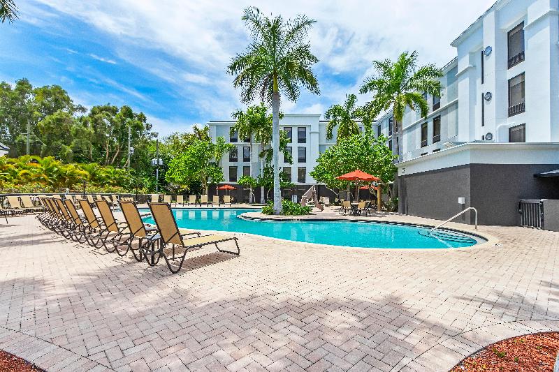 Отель Holiday Inn St. Petersburg West, An Ihg