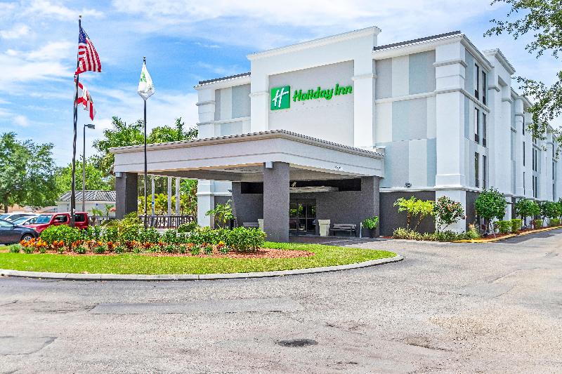 Отель Holiday Inn St. Petersburg West, An Ihg