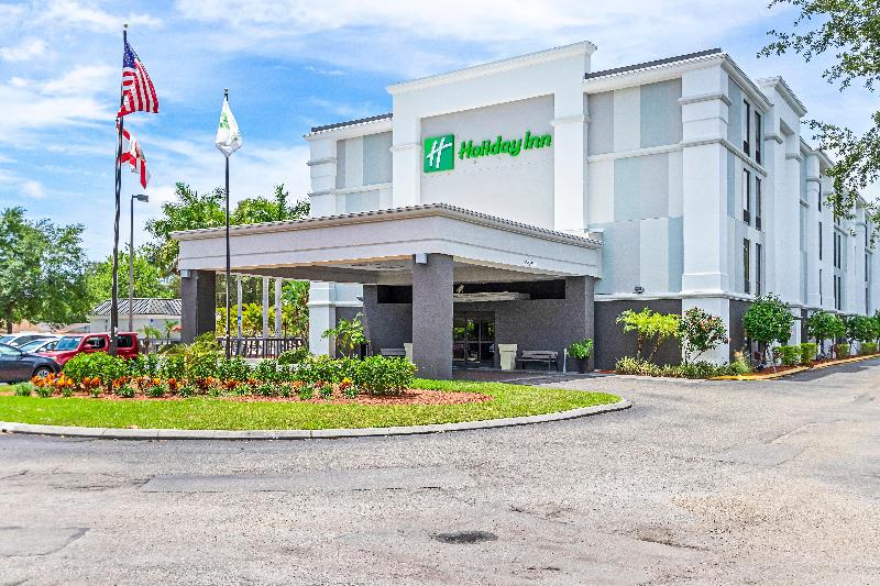 Отель Holiday Inn St. Petersburg West, An Ihg
