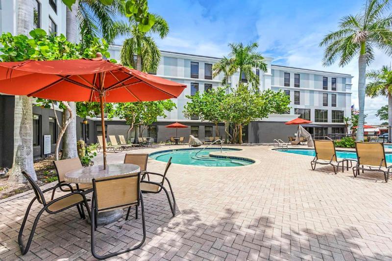 Отель Holiday Inn St. Petersburg West, An Ihg