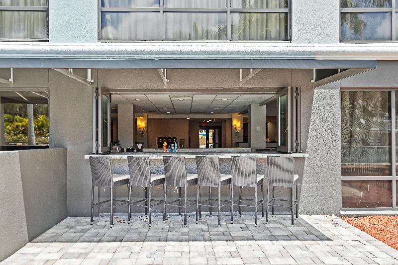 Отель Holiday Inn St. Petersburg West, An Ihg