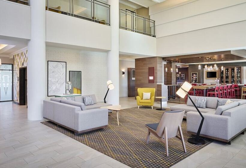 فندق Holiday Inn & Suites Oakville At Bronte, An Ihg