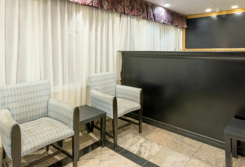 فندق Howard Johnson Express