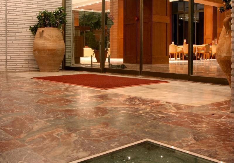 בית מלון כפרי Kalamaki Beach Resort