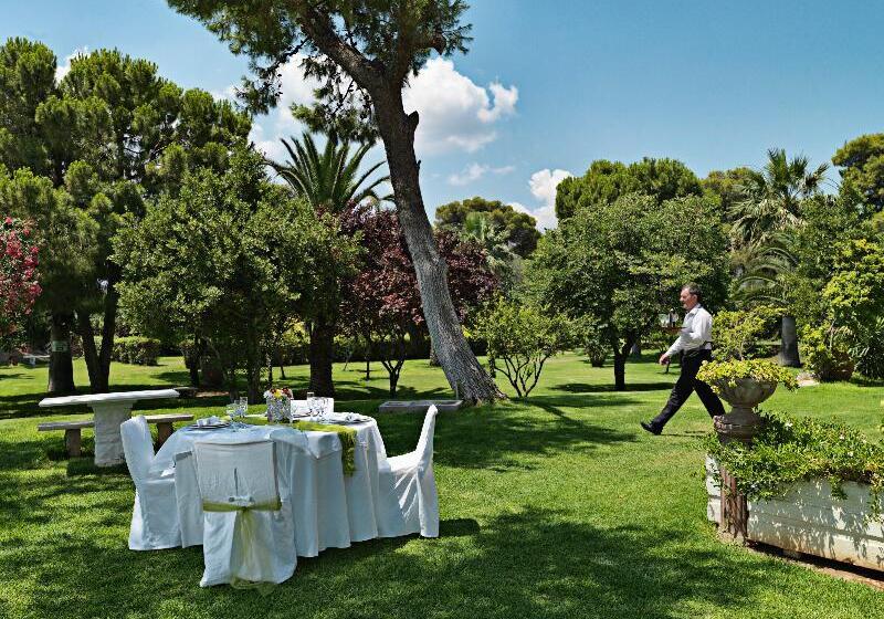 בית מלון כפרי Kalamaki Beach Resort