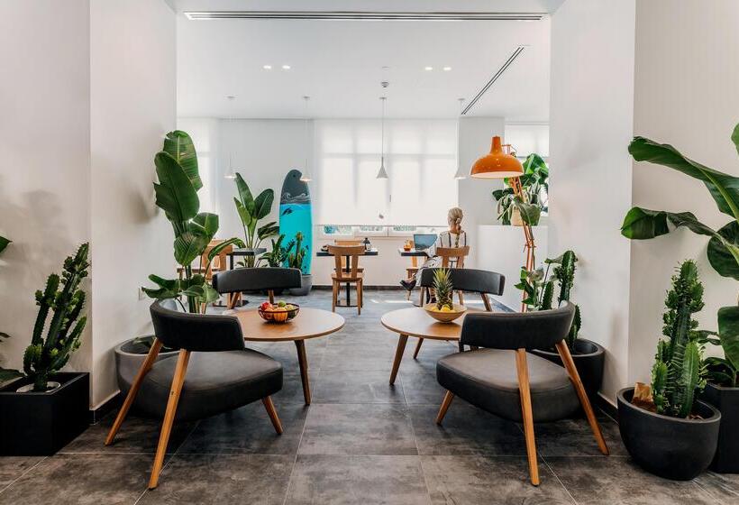 Dave By The Beach Loutraki, A Member Of Brown Hotels