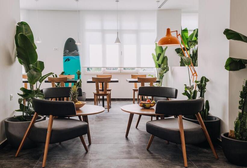 Dave By The Beach Loutraki, A Member Of Brown Hotels