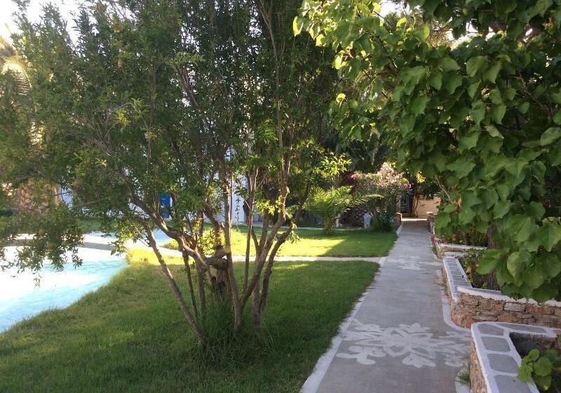 호텔 Lakki Village