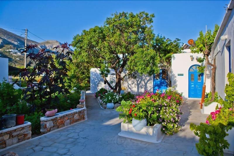 호텔 Lakki Village