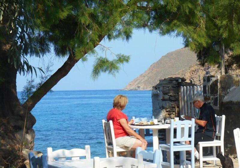 호텔 Lakki Village