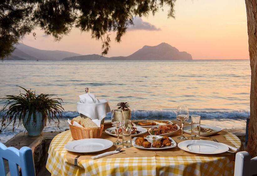 호텔 Lakki Village