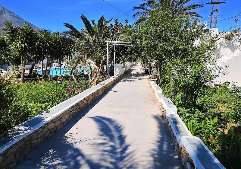 호텔 Lakki Village