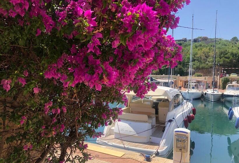 בית מלון כפרי Le Sirene