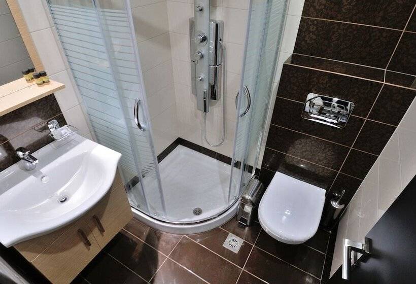 בית מלון כפרי Lintzi