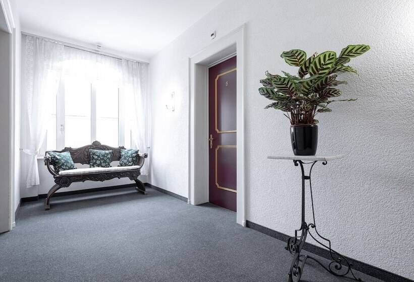 בית מלון כפרי Lötschberg