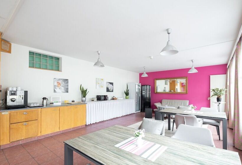 בית מלון כפרי Lötschberg