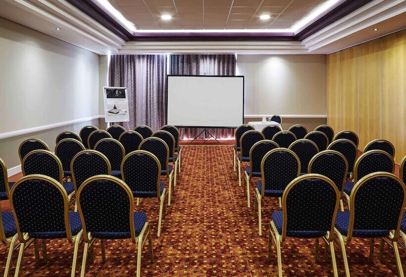 ホテル Mercure St Helens