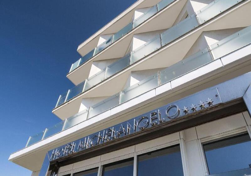 Отель Michelangelo