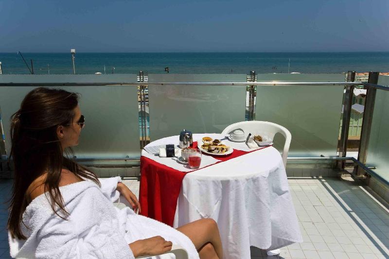 Отель Michelangelo