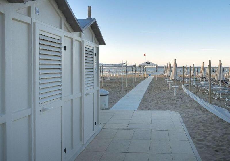 Отель Michelangelo