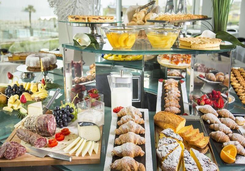 Отель Michelangelo