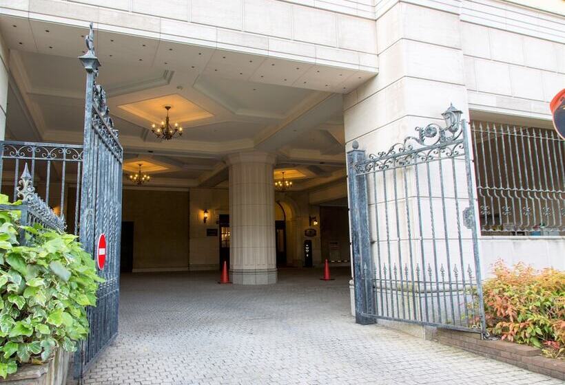 Отель Monterey Osaka