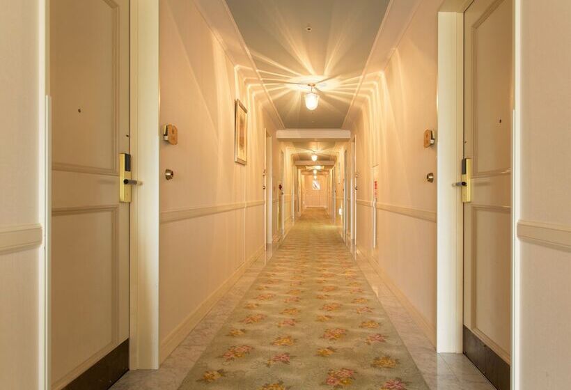 Отель Monterey Osaka