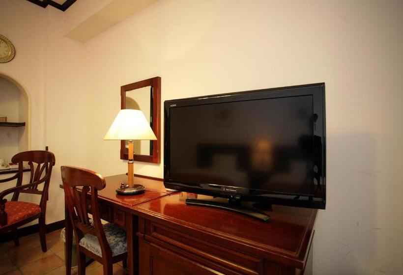 Отель Monterey Osaka