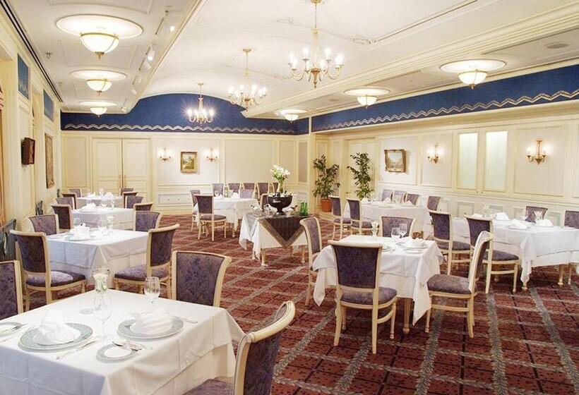 Отель Monterey Osaka