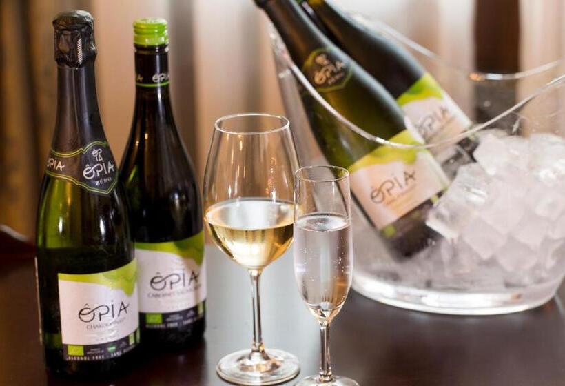 Отель Monterey Osaka