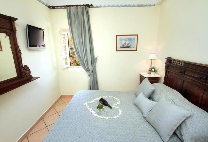 فندق Nissia Traditional Residences Spetses