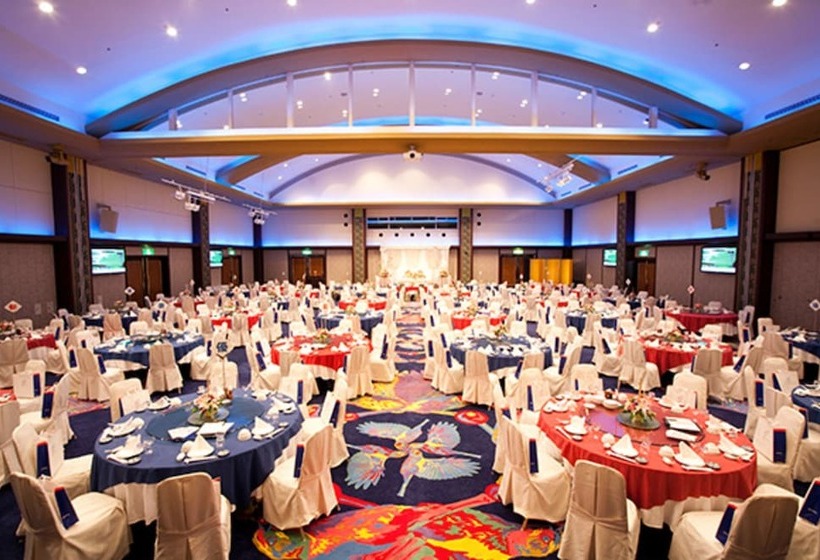 酒店 Okinawa Kariyushi Beach Resort Ocean Spa