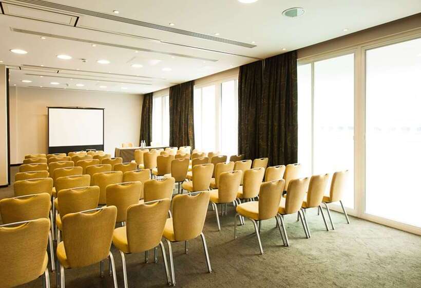 호텔 Park Plaza Cardiff