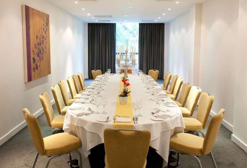 호텔 Park Plaza Cardiff