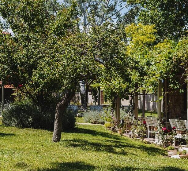 בית מלון כפרי Petrino Eco Village