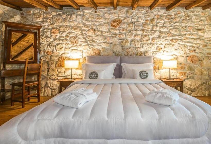 בית מלון כפרי Petrino Eco Village