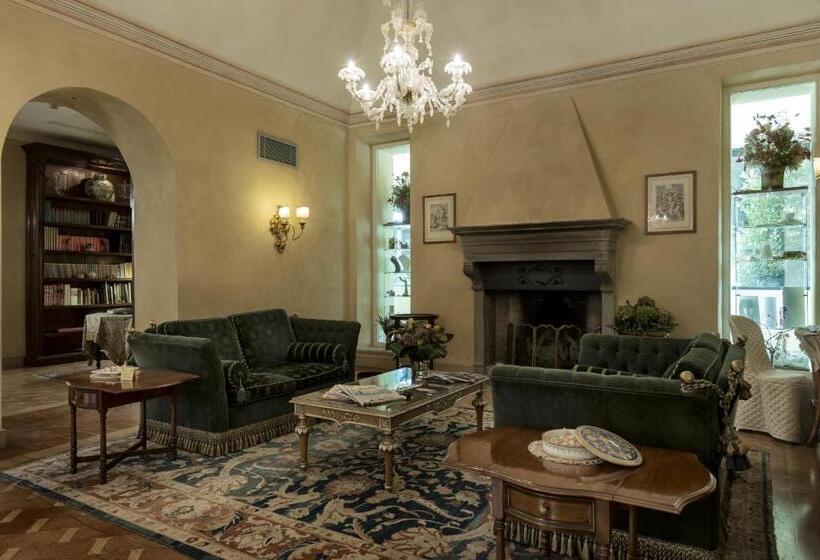 Отель Posta Donini 1579 Una Esperienze